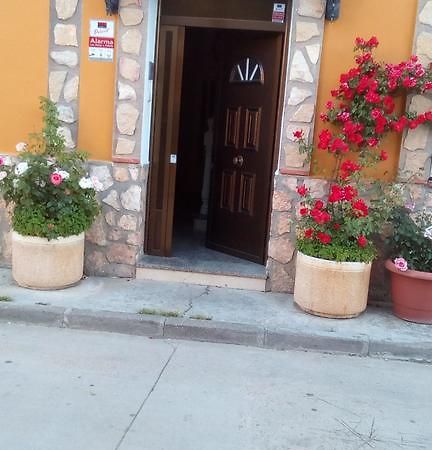 Hostal Canamares Luaran gambar